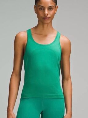 Green lululemon tank top 2.0